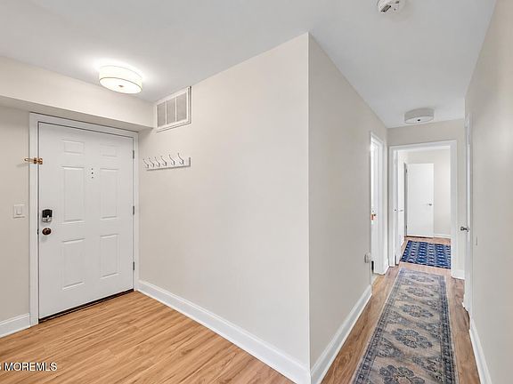 4th image of 417 Wellington Place