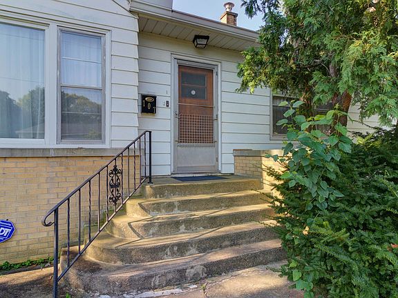 5th image of 107 E Buckner St