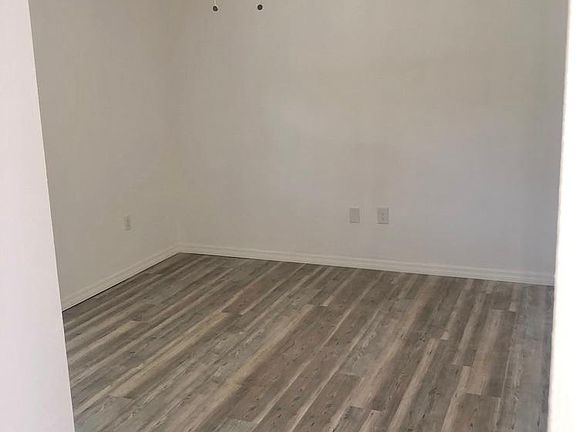 4th image of 318 W Oakland Ave