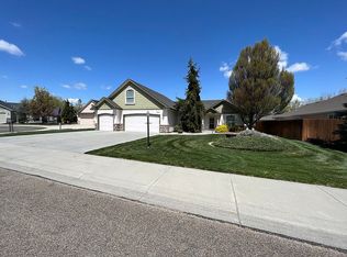 705 S Middle Creek Dr, Nampa, ID 83686