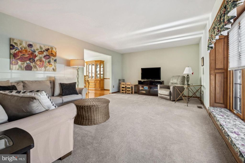 14 White Pine Dr, Sewell, NJ - View 6