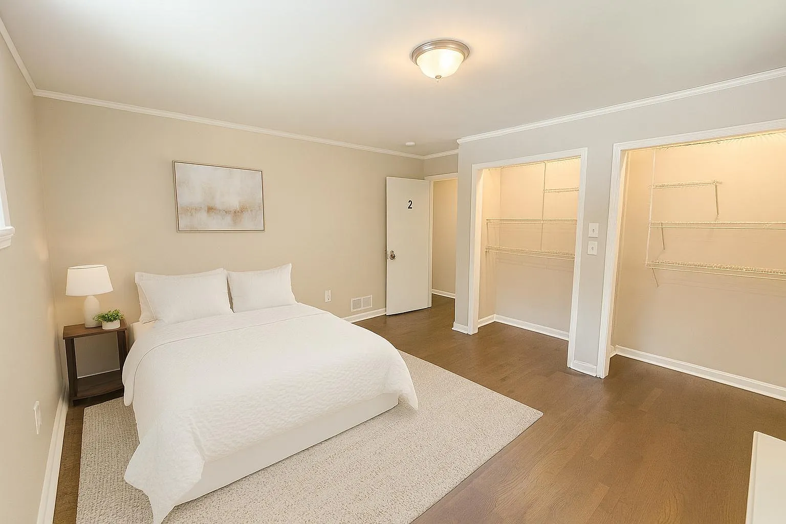 4 bed, 4.0 bath, 2100 sqft, $784 — Photo 1