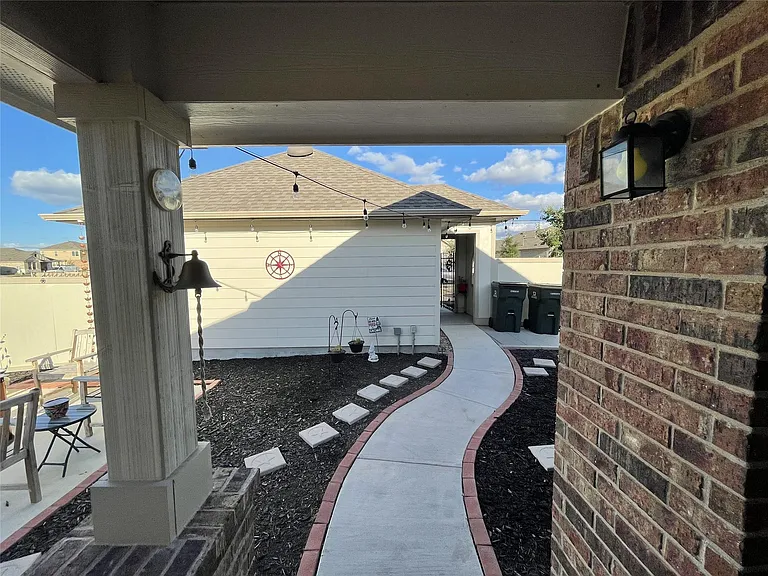 108 Lasino Dr — Photo 2