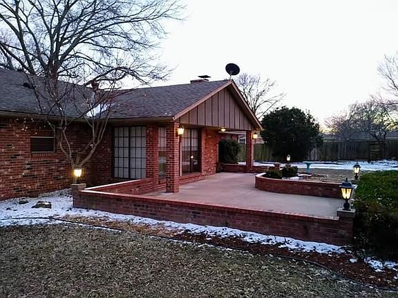 2nd image of 1845 Putnam Dr