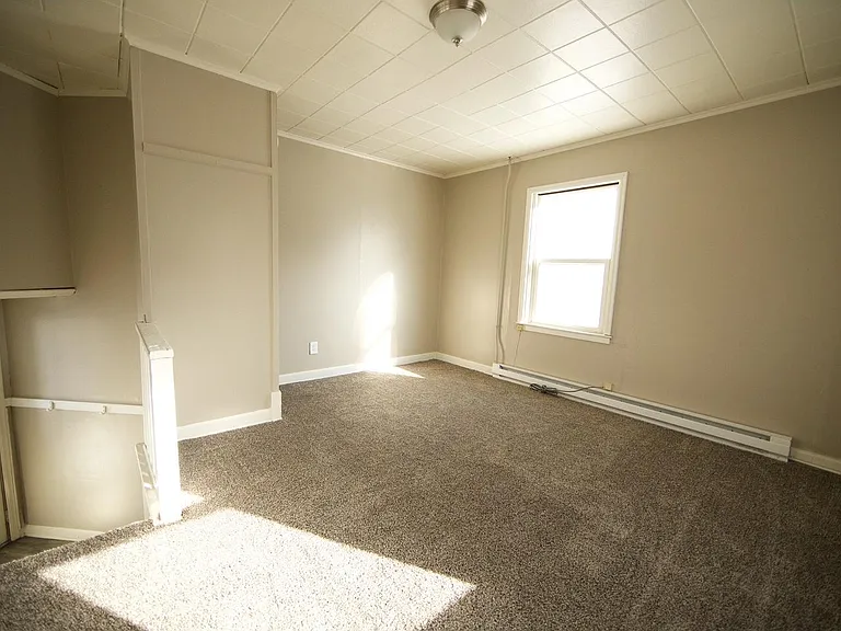 601 E 2nd Ave #4 — Photo 4