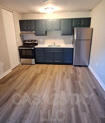 2nd image of 2170 Saint Johns Pl Unit 2170