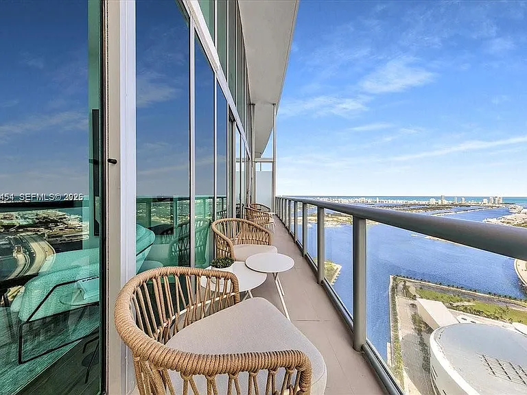 888 Biscayne Blvd #5704 — Photo 26