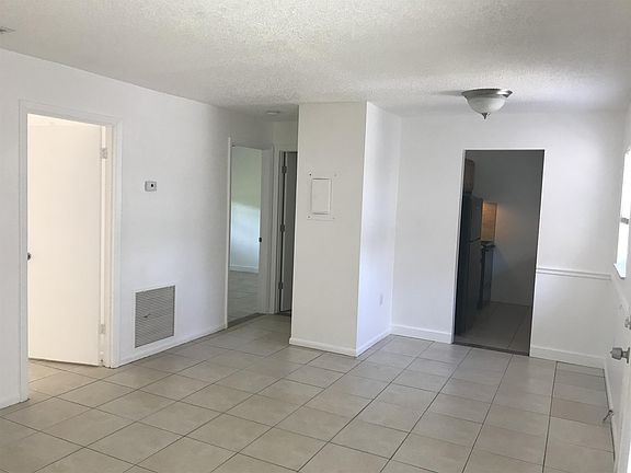 5th image of 555 13th Pl APT 07