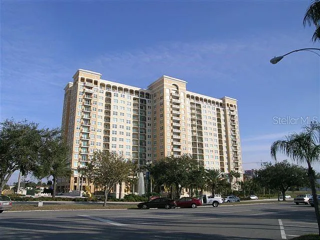1 bed, 1.0 bath, 695 sqft, $2,850 — Photo 1
