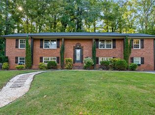 1048 Pine Lake Dr, Winston Salem, NC 27105