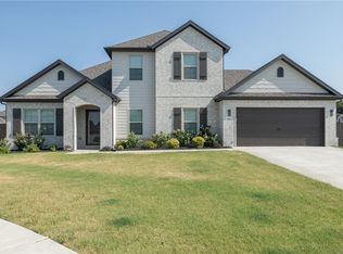 900 Rawlings Cir, Pea Ridge, AR 72751