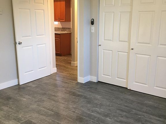 5th image of 814 Sapphire St