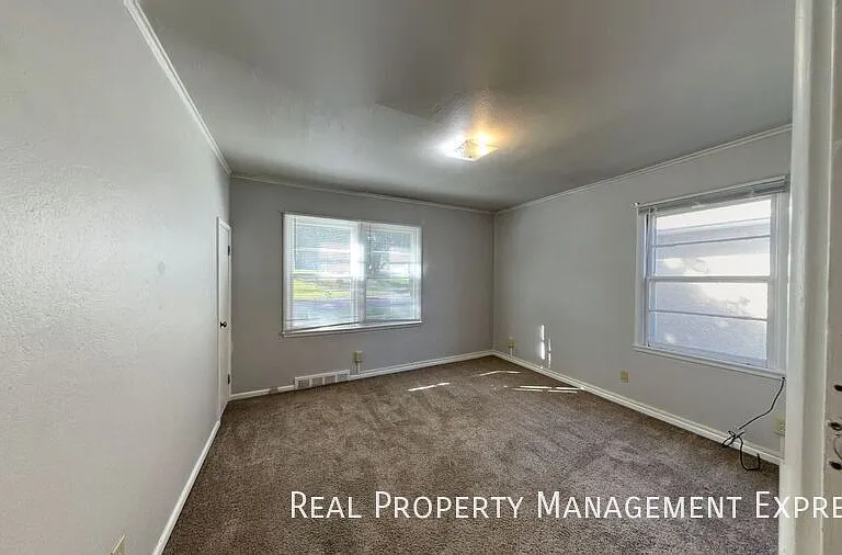 1804 S Covell Ave — Photo 10