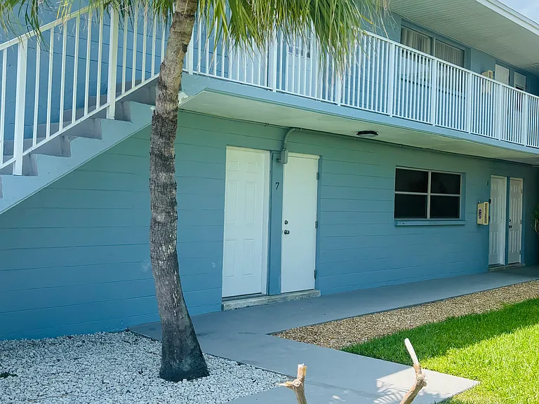 302 Lincoln Ave #7 — Photo 16