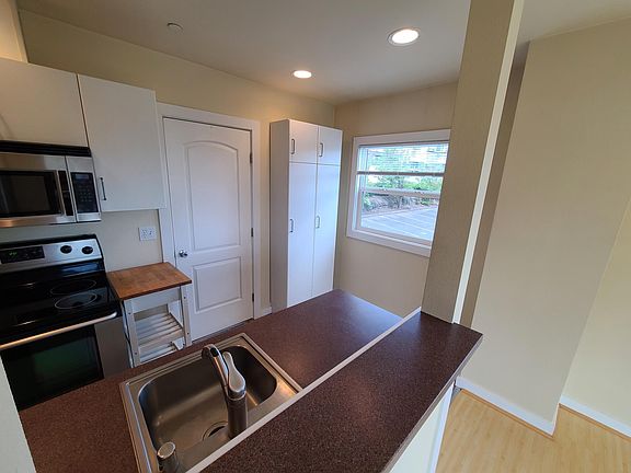 5th image of 1545 Fawcett Ave #O6