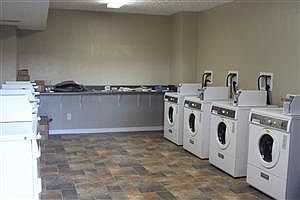 5th image of 1321 Blaine Ave APT C