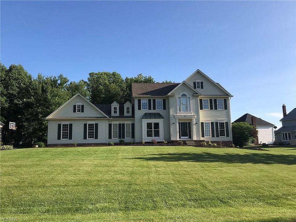 1st image of 872 Silverberry Ln