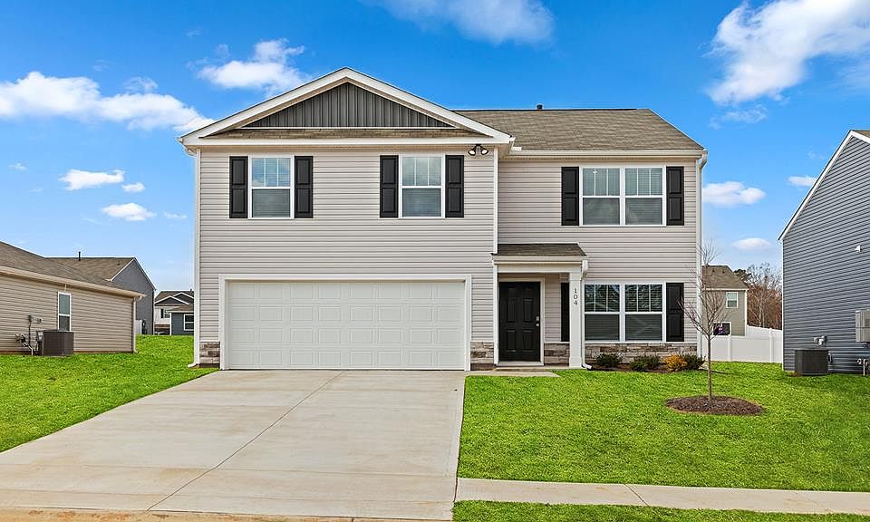 1st image of 122 Cades Cove Dr
