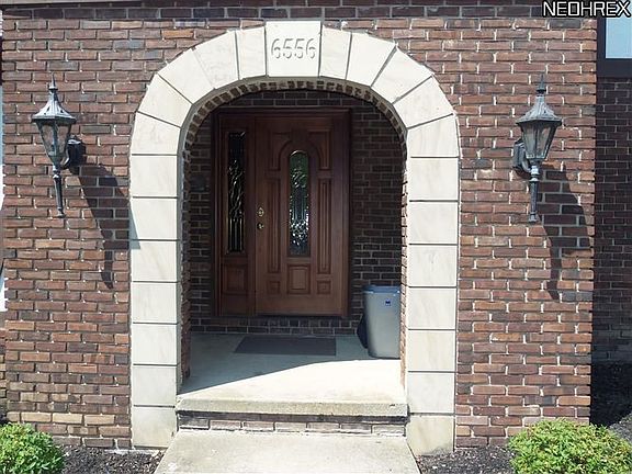 4th image of 6556 Queens Way