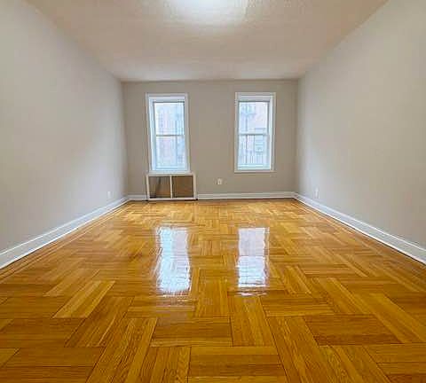 4th image of 189 E 18th St APT 2