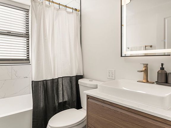 5th image of 4166 Lindell Blvd #373c9d307