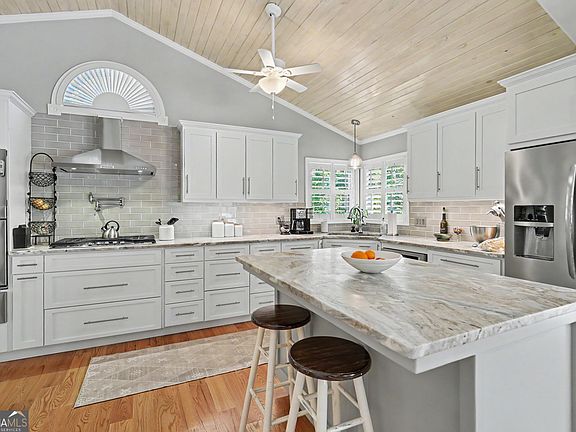 2nd image of 174 Bell Colony Rd