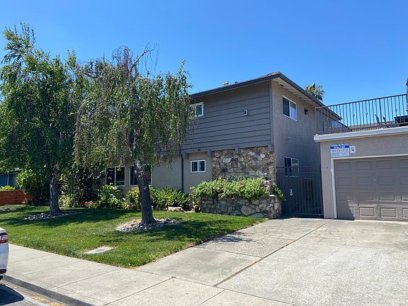 3rd image of 2090 Sahara Way #7
