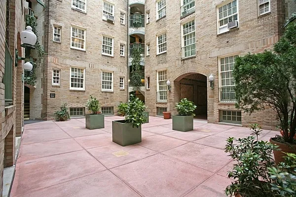 Sold by Citi Habitats | media 27