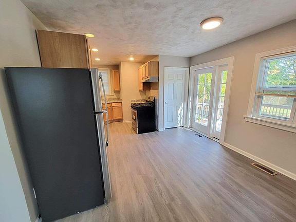 5th image of 6930 Kleindale Ave