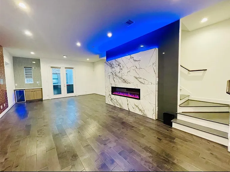 5855 Dolores St — Photo 2