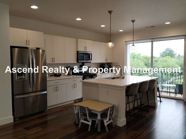 958 SW Adrian Ter — Photo 8