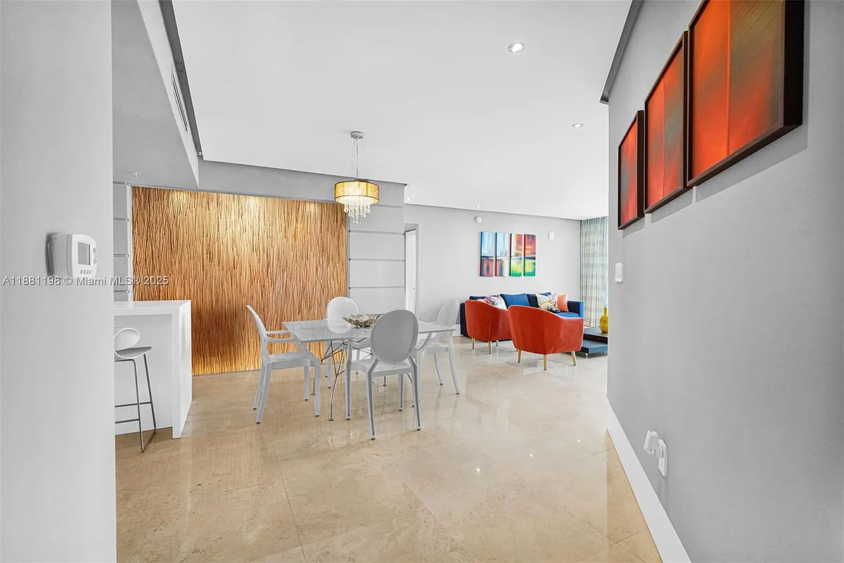 Building Photo - 16699 Collins Ave #1103