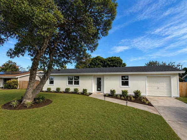 1911 SE Carvalho Street, Port St Lucie, FL 34983