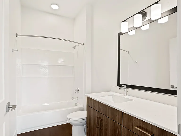 The Parkway Apartments — Photo 25