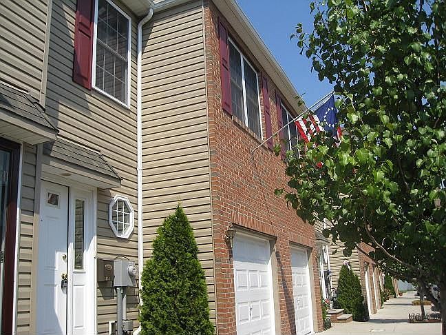 2nd image of 2654 Alresford St