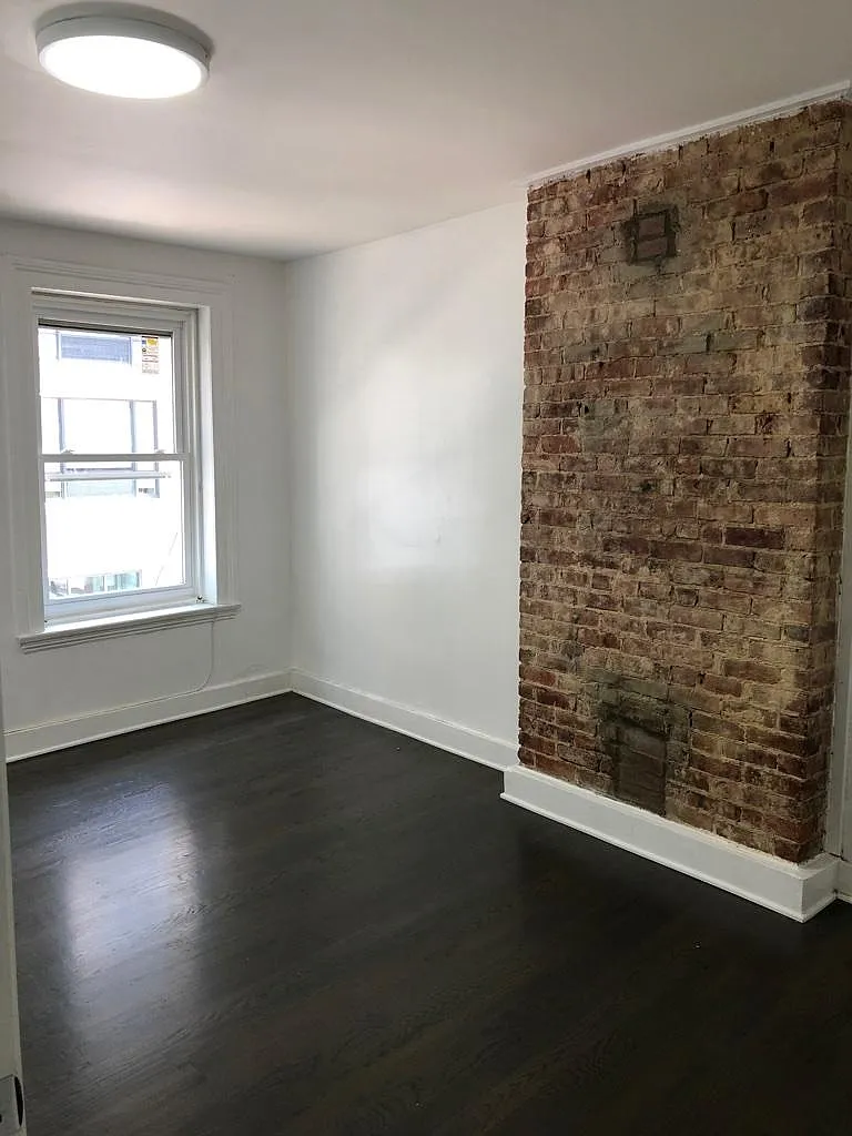 59 Halsey St — Photo 3