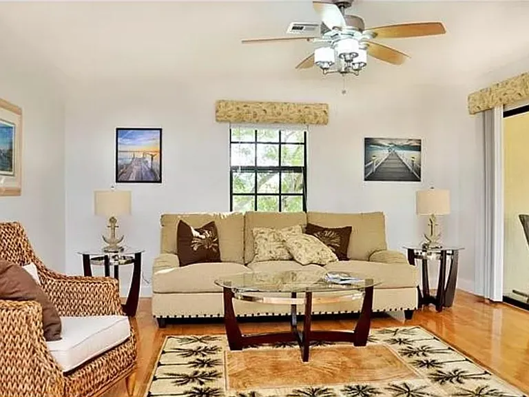 1625 Chesapeake Ave #201 — Photo 2