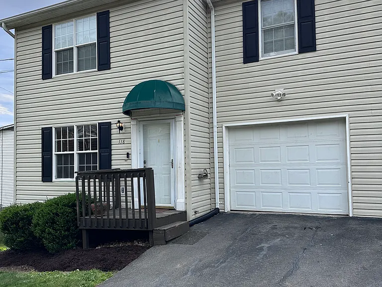 118 Glenstone Ct — Photo 1