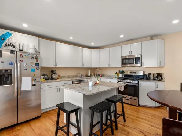 40-42 Dalby St, Newton, MA 02458