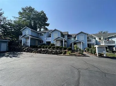 514 Maple Ave #101