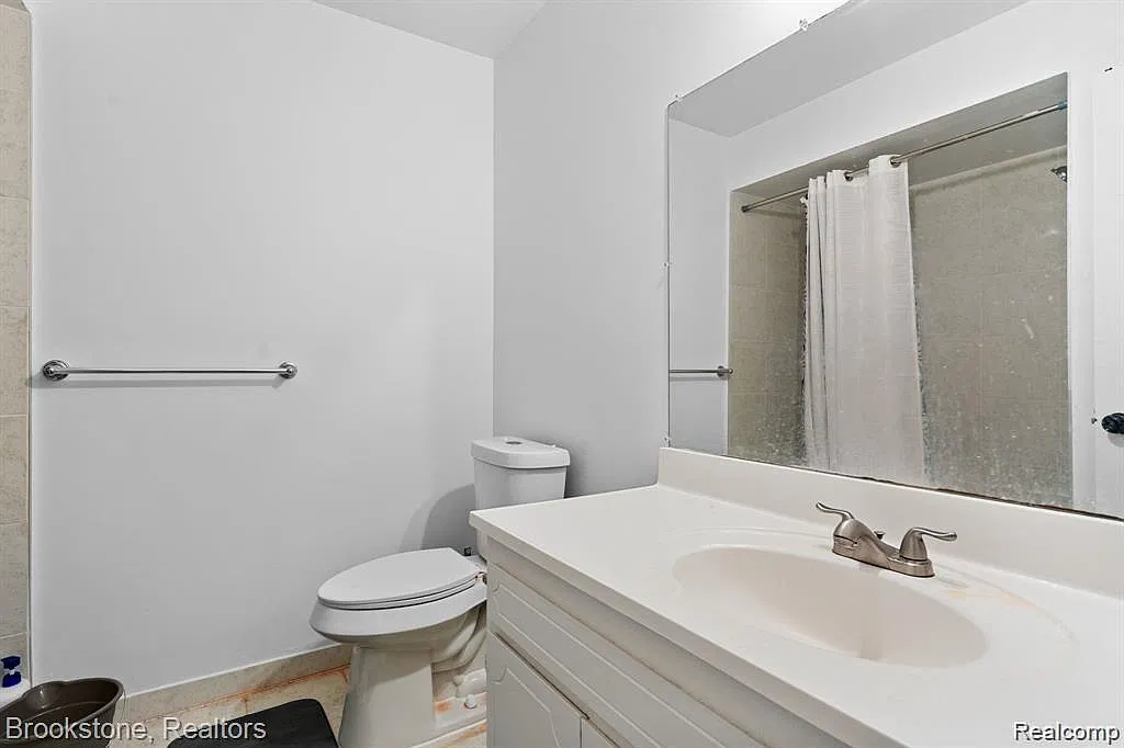 2 bed, 2.0 bath, 1034 sqft, $1,650 — Photo 2