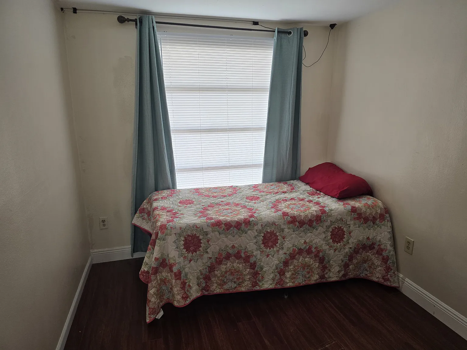 Cordova Cir W, Lakeland — Photo 1