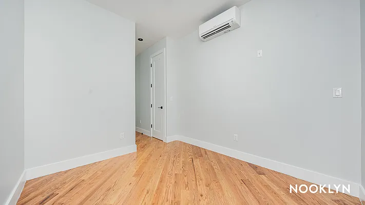 Rented by Nooklyn NYC LLC | media 22