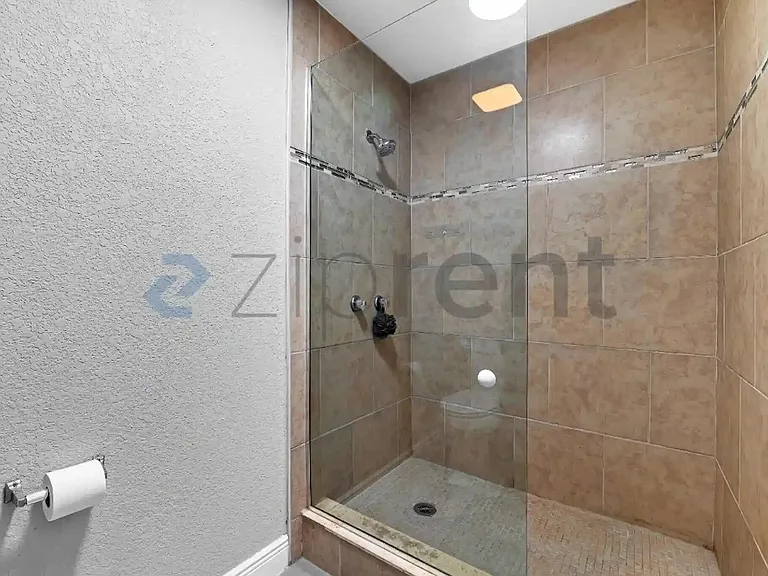 3909 N Clearfield Ave — Photo 9