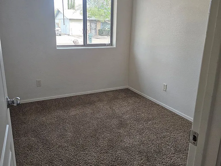 5018 Evergreen Dr — Photo 9