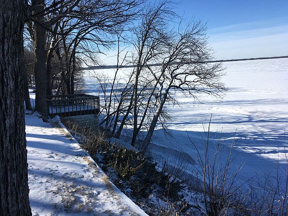 3rd image of 1482 E Shore Dr