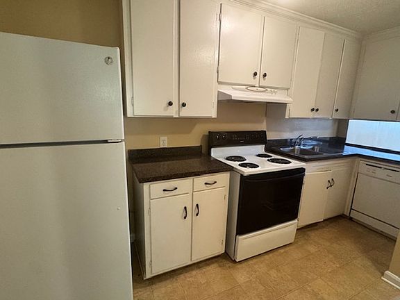 5th image of 306 Country Club Rd #310