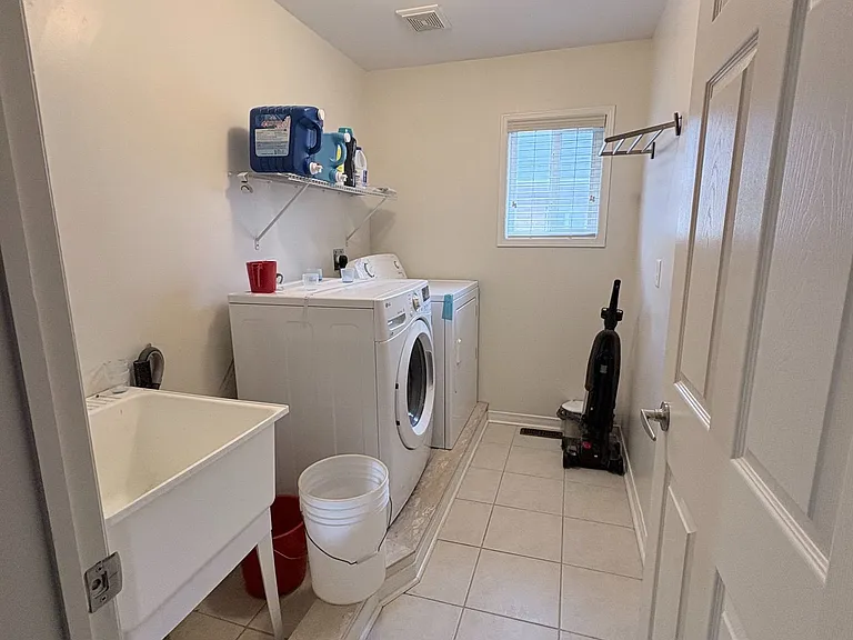 26 Atlantis Dr — Photo 15