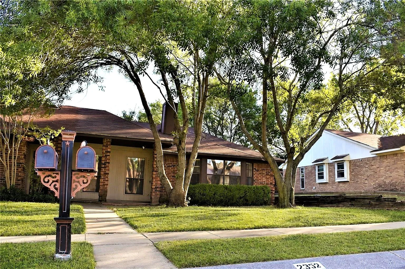 3 bed, 1235 sqft, $2,190 — Photo 2