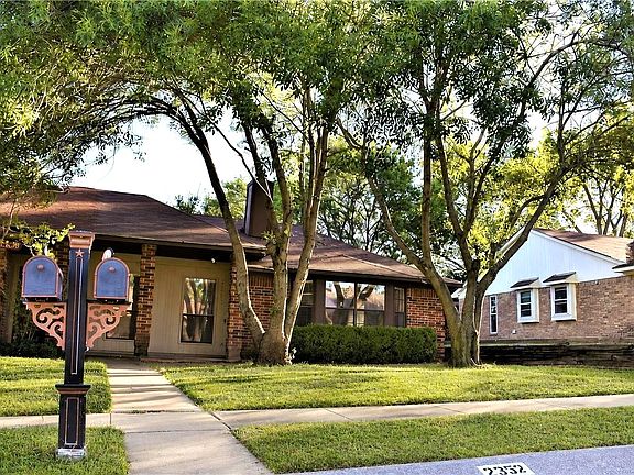 2nd image of 2332 Chestnut Way